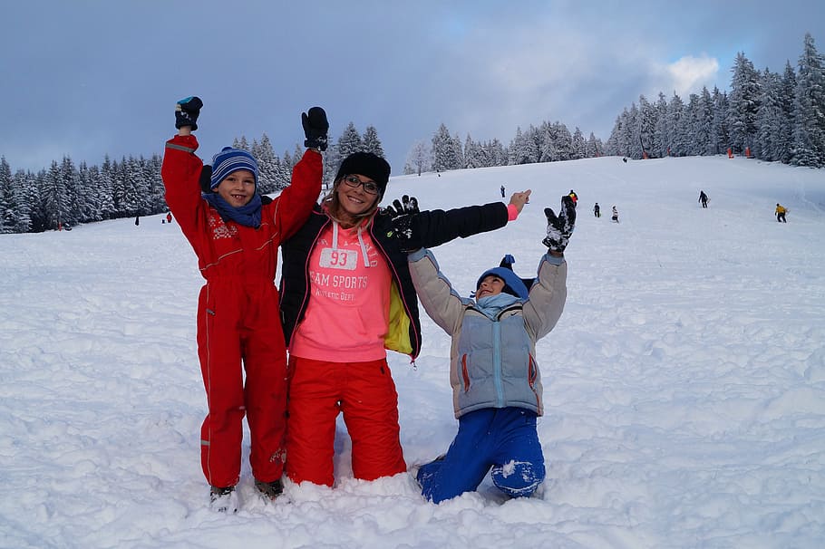 Family in snow