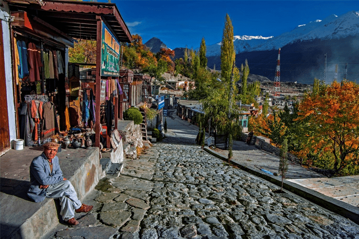 Explore the Vibrant Karimabad Bazaar in Hunza | iMusafir.pk